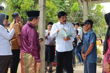 Menteri ATR/BPN serahkan 289 sertifikat gratis ke warga Muaro Jambi
