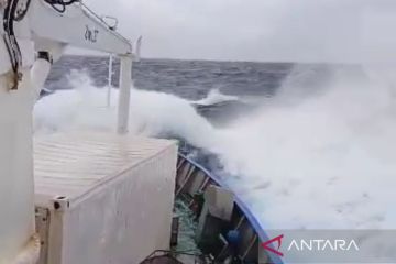 BMKG: Waspadai gelombang setinggi empat meter di Laut Natuna Utara