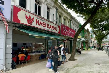 Menikmati nasi kapau di pusat kota Kuala Lumpur