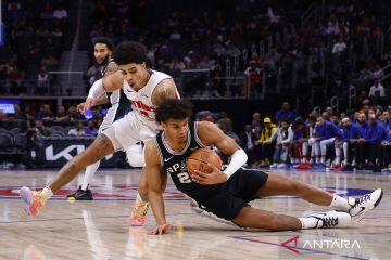 NBA : Spurs tekuk Pistons 130-108