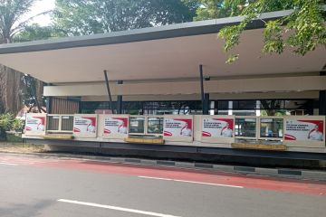 TransJakarta: Stiker Heru di halte berisi imbauan pemilu aman - damai