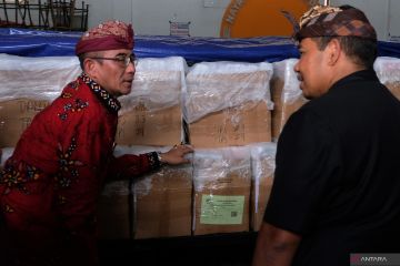 Ketua KPU kunjungi gudang logistik KPU di Badung