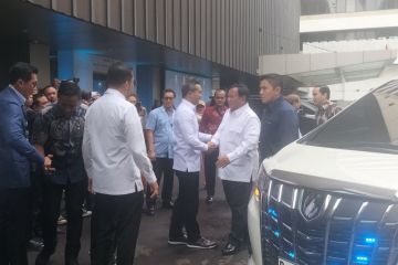 Prabowo didampingi putranya hadiri dialog ekonomi yang digelar Kadin 