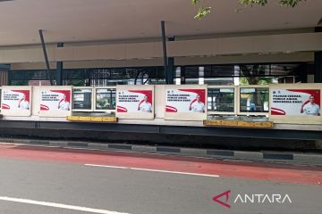 DPRD DKI nilai stiker Heru di halte TransJakarta tak rusak estetika