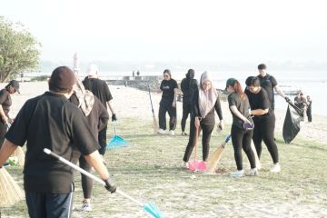 Injourney bersih sampah Pantai Sanur dukung pariwisata berkelanjutan