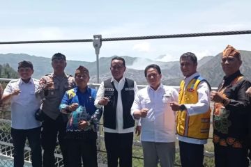 Pemkab Probolinggo-TNBTS bahas pengelolaan wisata jembatan kaca Bromo