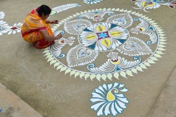 Album Asia: Menengok pembuatan rangoli di India