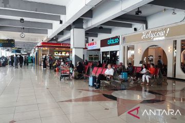 Penyewa kios di Bandara Halim keluhkan turun omzet