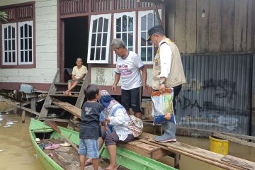 Gubernur tinjau korban banjir di sejumlah daerah di Jambi