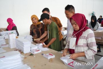 Forkopimko Jaktim tinjau gudang logistik surat suara