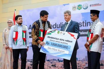 Wali Kota Medan serahkan donasi Pemkot Rp1 miliar ke Palestina