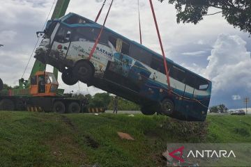 Jenazah korban bus study tour diantarkan teman sekolah ke pemakaman