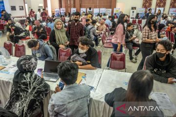 Job Fair diserbu pencari kerja di Palu