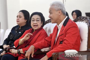 Ganjar Pranowo rayakan Ultah Megawati dengan tiga tumpeng di Salatiga