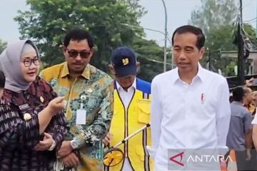 Presiden Jokowi tinjau perbaikan Jalan Solo-Purwodadi