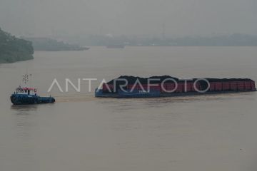 Pemanfaatan sungai untuk angkutan batu bara