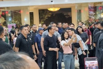 Jokowi bersama Kaesang ke Plaza Ambarrukmo Yogyakarta