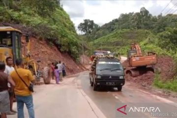Jalan lintas Riau-Sumbar sudah bisa dilewati dengan lancar