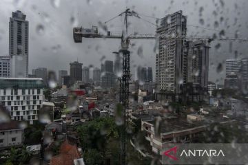 Sebagian Jakarta diprakirakan akan hujan ringan pada Minggu pagi