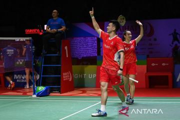 Zheng Si Wei /Huang Ya Qiong Juara Ganda Campuran Daihatsu Indonesia ...