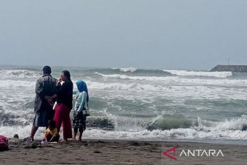 BMKG: Waspadai gelombang tinggi di laut selatan Jabar-DIY
