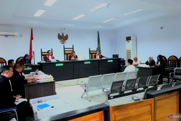 Mantan Bupati Bone Bolango bersaksi di sidang kasus korupsi PDAM