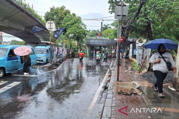 Rabu pagi, banjir terjadi pada empat RT dan enam ruas jalan di Jakarta