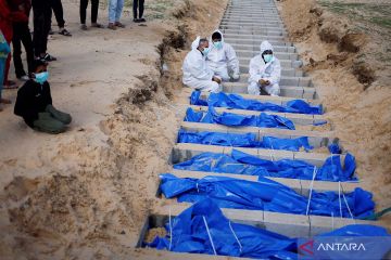 Pemakaman jenazah warga Palestina korban serangan Israel