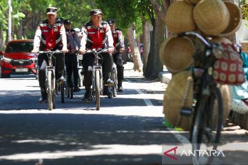 Bangun sinergisitas positif antara kepolisian dan masyarakat dengan patroli bersepeda