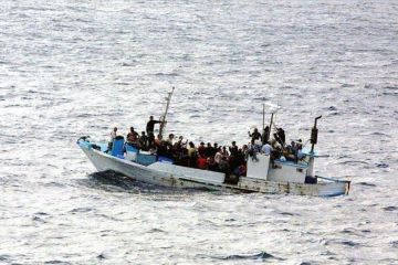 Protes berujung kerusuhan di Italia setelah migran tewas gantung diri