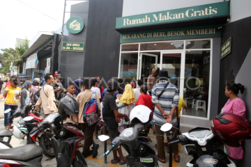 Rumah makan gratis untuk semua kalangan