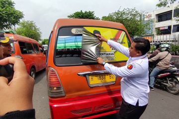 Bawaslu Kota Semarang tertibkan APK di angkutan umum
