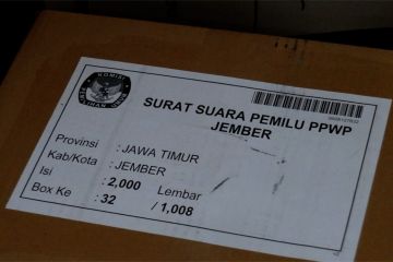 Hindari kerusakan, KPU Jember rutin periksa logistik Pemilu 2024