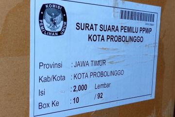 Surat suara lengkap, KPU Kota Probolinggo lanjutkan sortir lipat