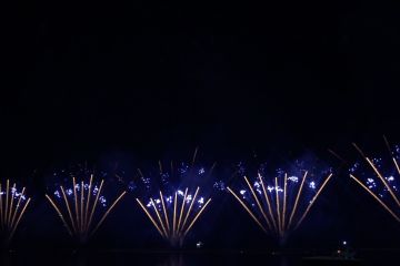 Atraksi kembang api spektakuler meriahkan pergantian tahun di Ancol