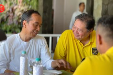 Jokowi-Airlangga sarapan bareng di Kebun Raya Bogor