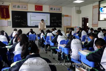 Sekolah gratis 15 tahun bagi anak-anak etnis Tibet