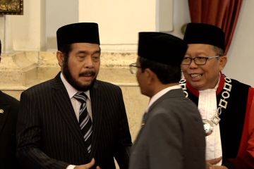 Interaksi Anwar Usman, Mahfud dan Arsul Sani disorot wartawan istana