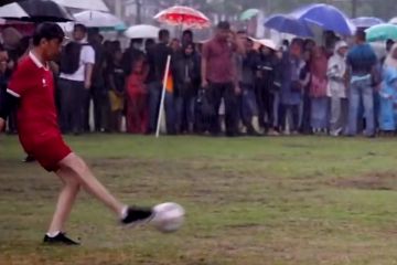 Lolos Piala Asia, Jokowi hujan-hujanan dengan warga Sleman
