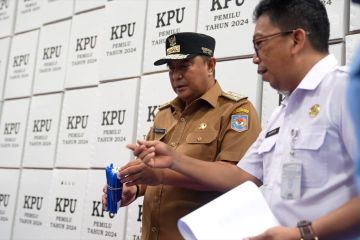 Pemprov Sulsel cek gudang logistik KPU di kota Makassar