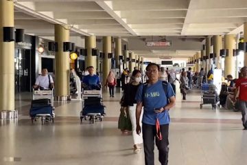 Bandara Minangkabau kembali ditutup imbas sebaran abu vulkanik marapi