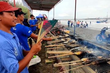 Satu ton ikan bandeng disajikan di Festival HUT Kabupaten Pemalang