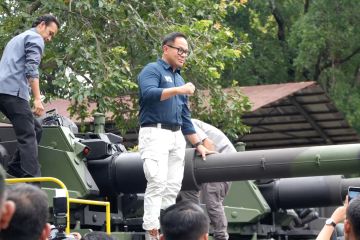 Wamen BUMN kunjungi Pindad pastikan 10 unit tank Harimau siap kirim