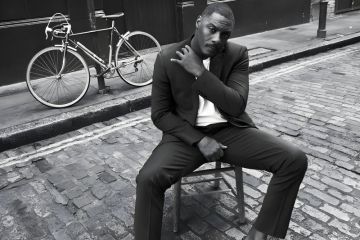 Calvin Klein x Idris Elba kampanyekan Pakaian Pria Musim Semi 2024