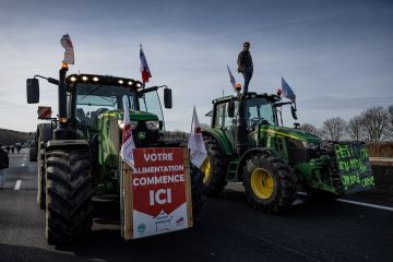 Petani Prancis tetap gelar aksi unjuk rasa