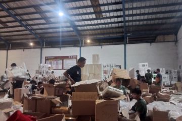 Pengesetan logistik Pemilu di gudang KPU Kabupaten Serang dihentikan