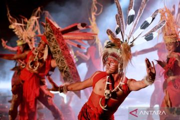 Pementasan kebudayaan Bhinneka Tunggal Ika