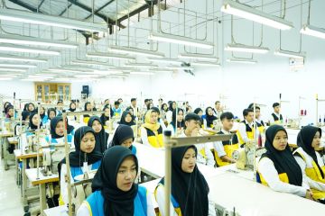 Kemenperin gelar pelatihan operator sewing dan servis sepeda motor