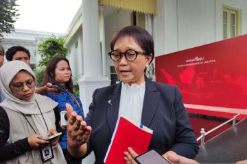 Menlu Retno tegaskan kabinet solid dan baik-baik saja