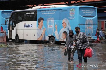 Banjir di Terminal Purabaya